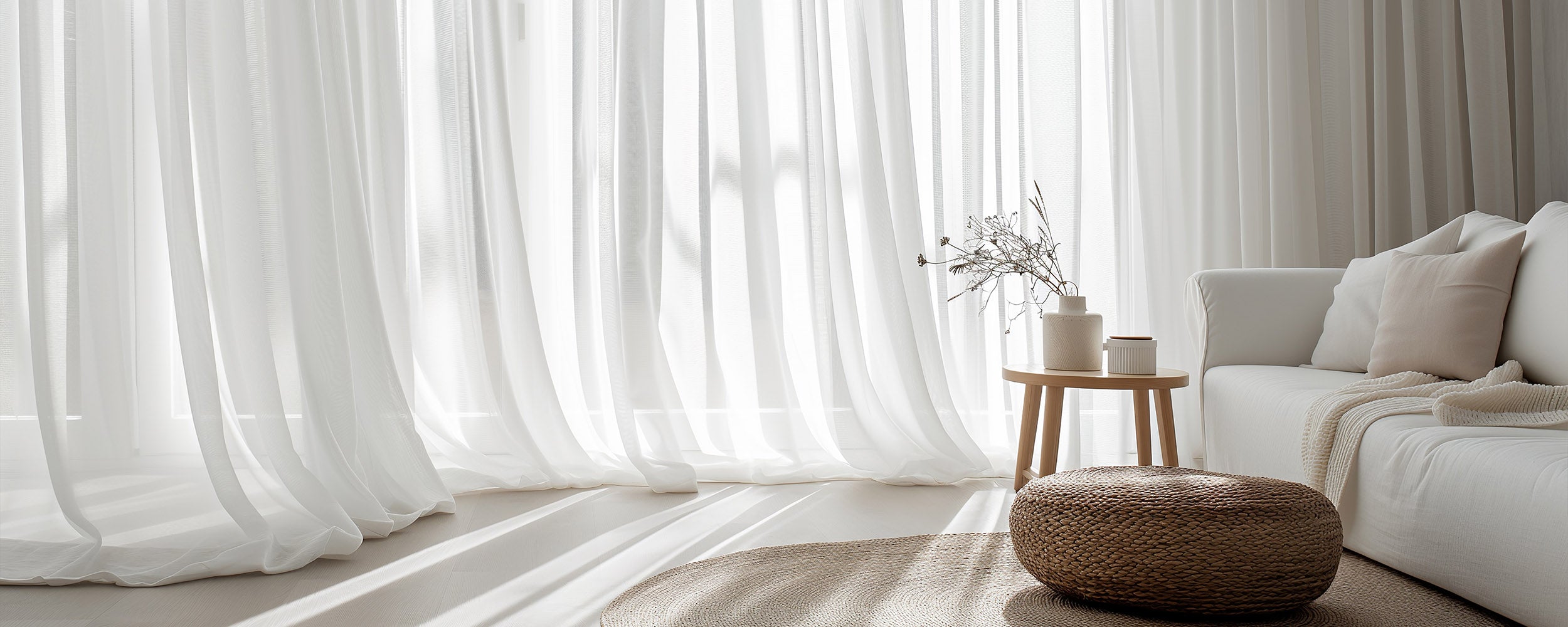 Weiße Stores – Klarheit für Ihr Zuhause.